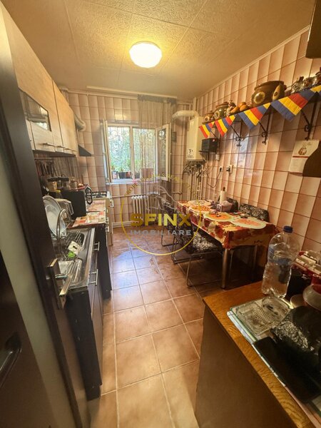 Giulesti, apartament de 3 camere de vanzare